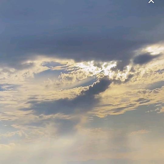 正道的光照在了大地上