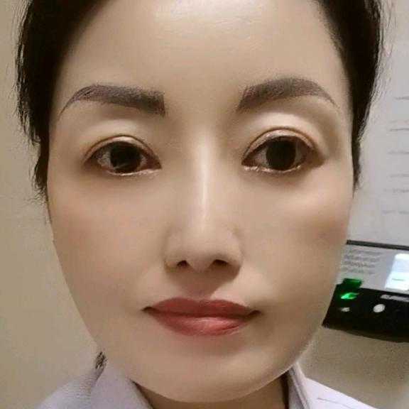 何佳臻