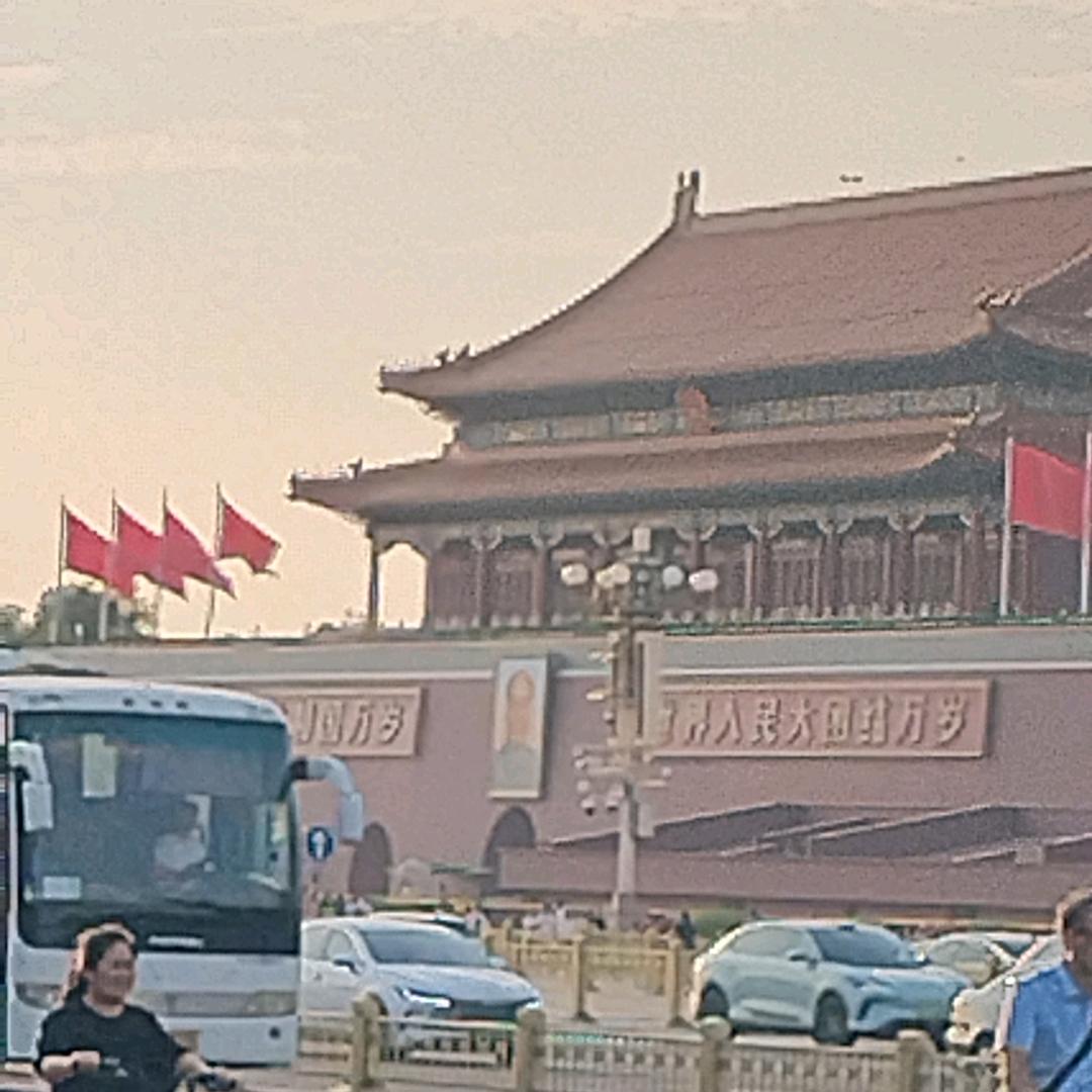 擦肩而过