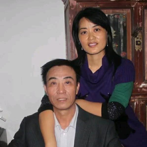 廖秋香（河边街酒婆）