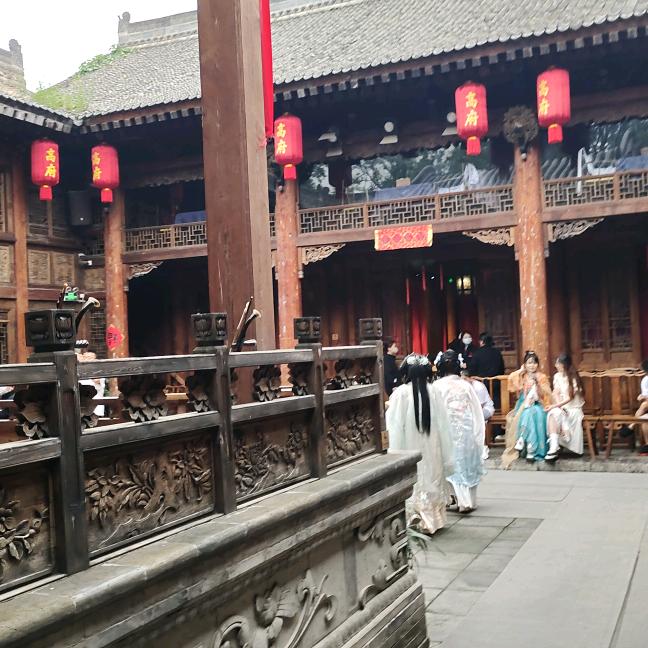 风雨不由人