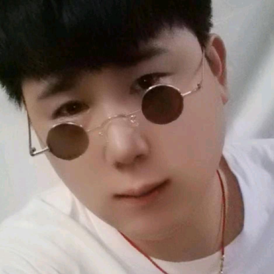 香港🇭🇰四公子小魔童