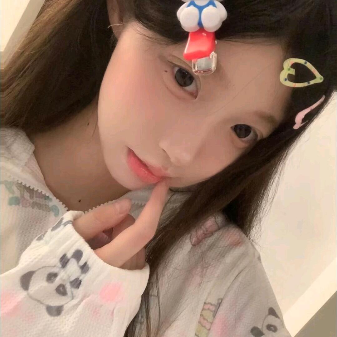 初见月💓