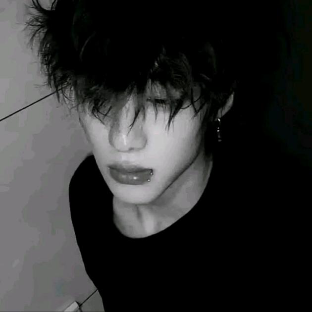 把手伸进裤裆又硬又烫发现是我的安卓手机