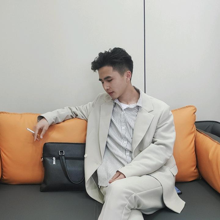 八块腹肌周先森