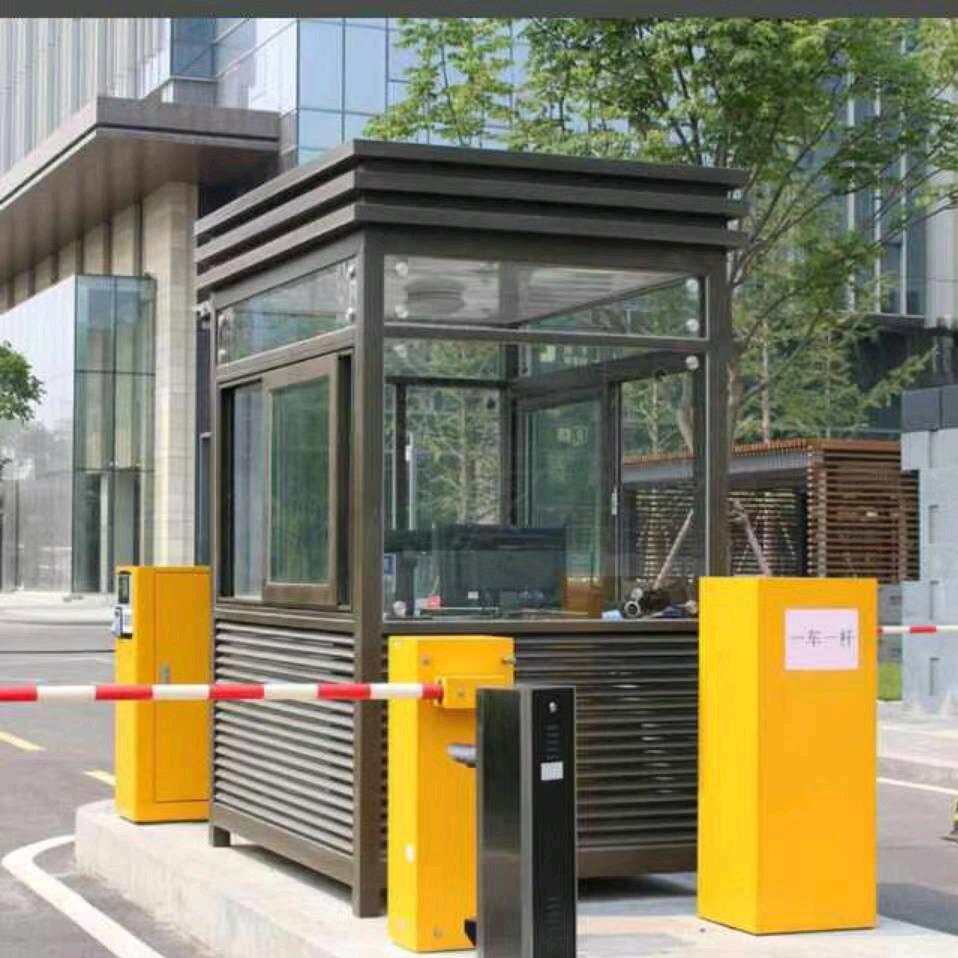 盐城好运来门业人脸机道闸车辆识别批发中心