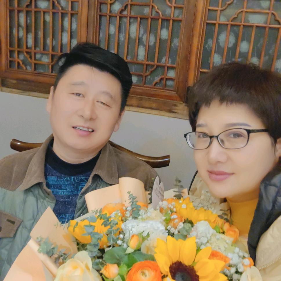 梁山清姐欧薇漫鞋店