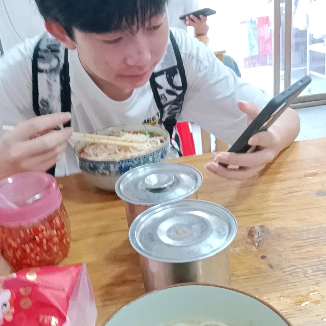 劉星伴月