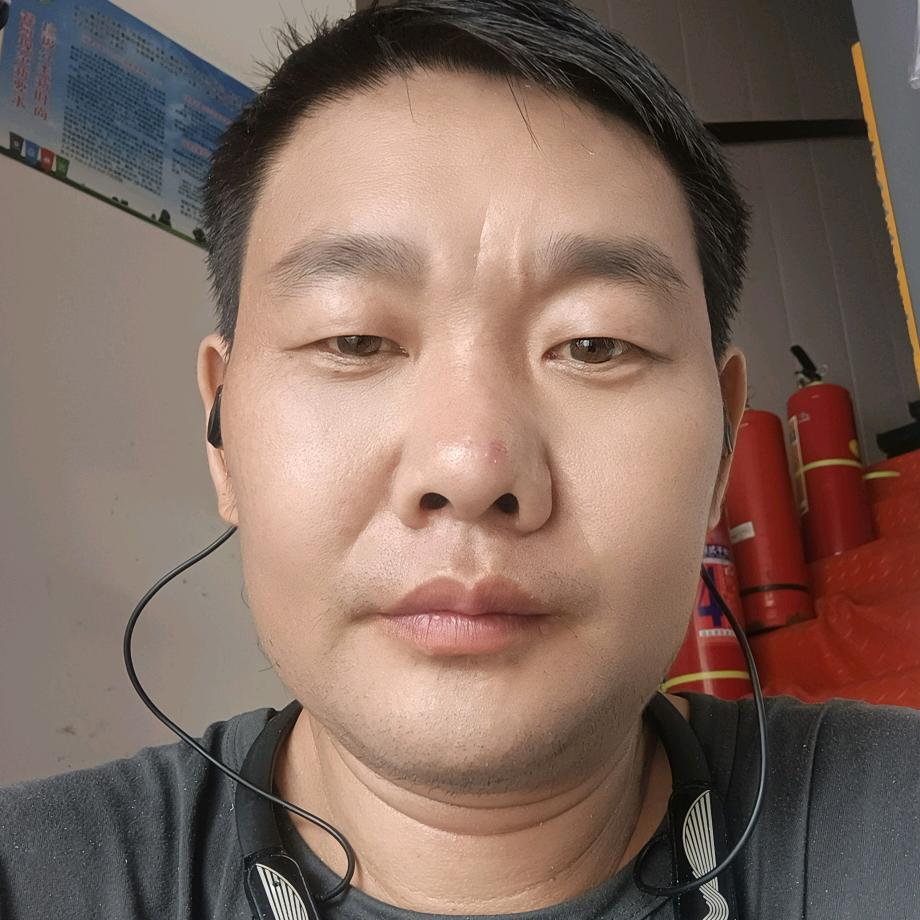 努力拼搏。