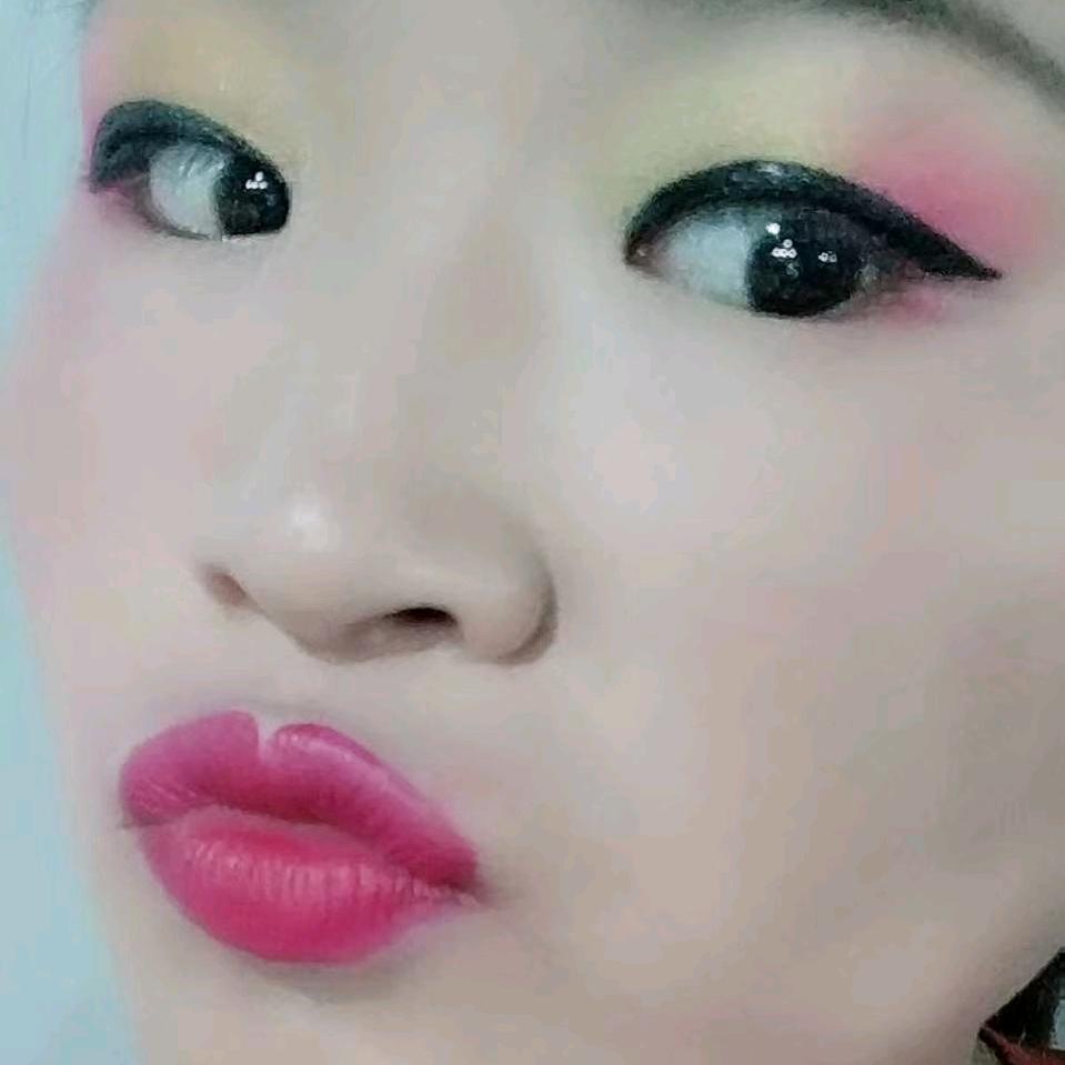 开心٩(๑^o^๑)۶