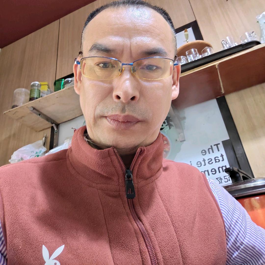 杯中烈酒