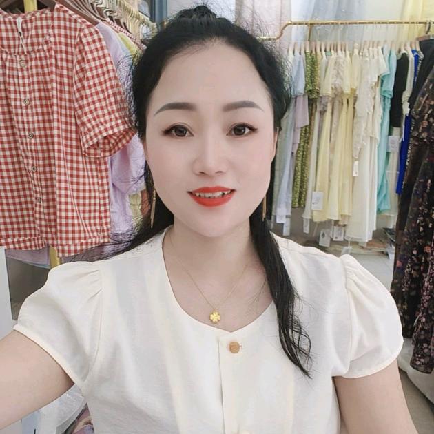 回龙寺520精品女装(在红利购物广场对面