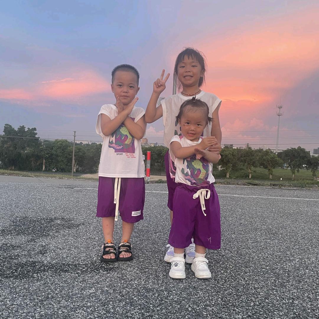 妤喆萌三宝