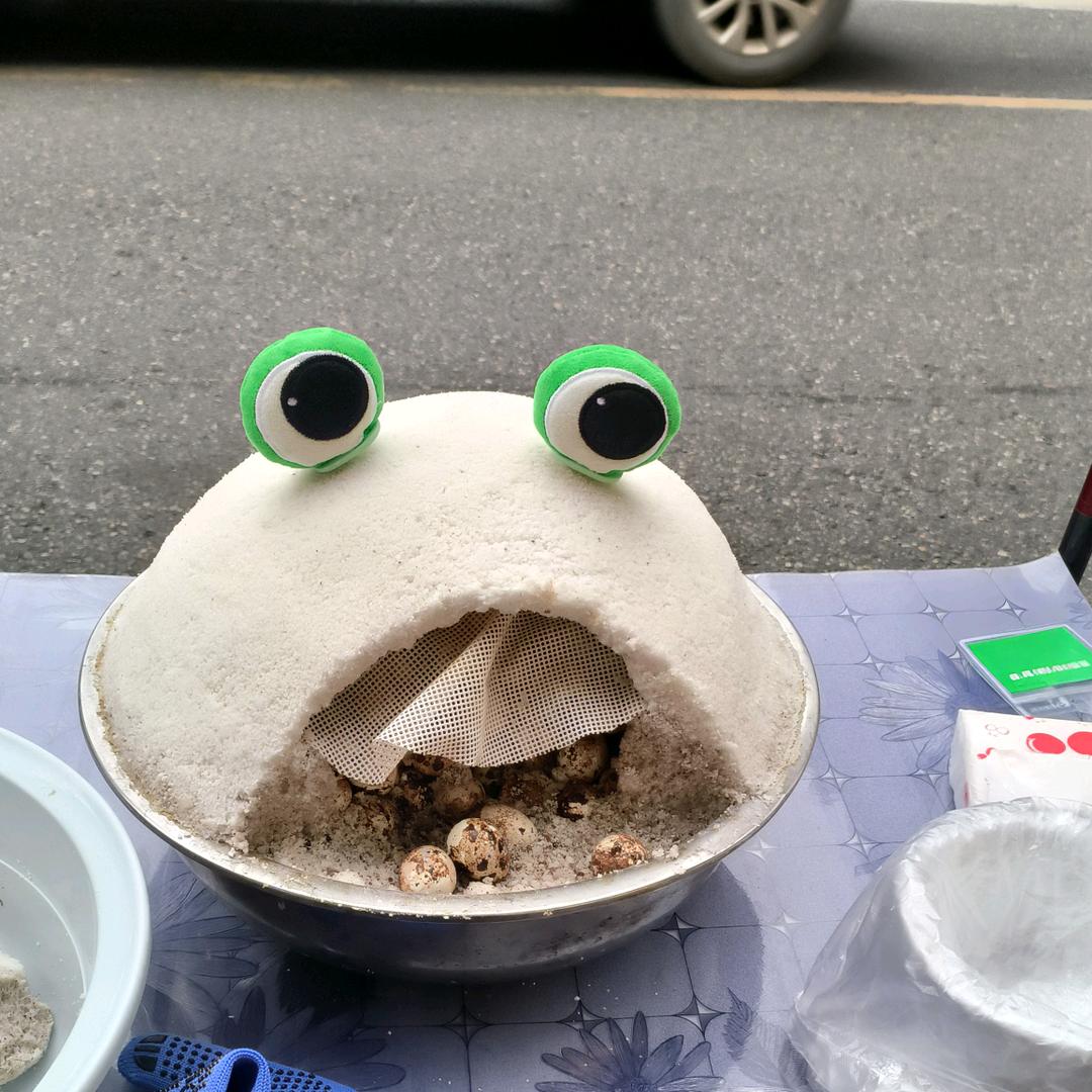 五香盐焗鹌鹑蛋。