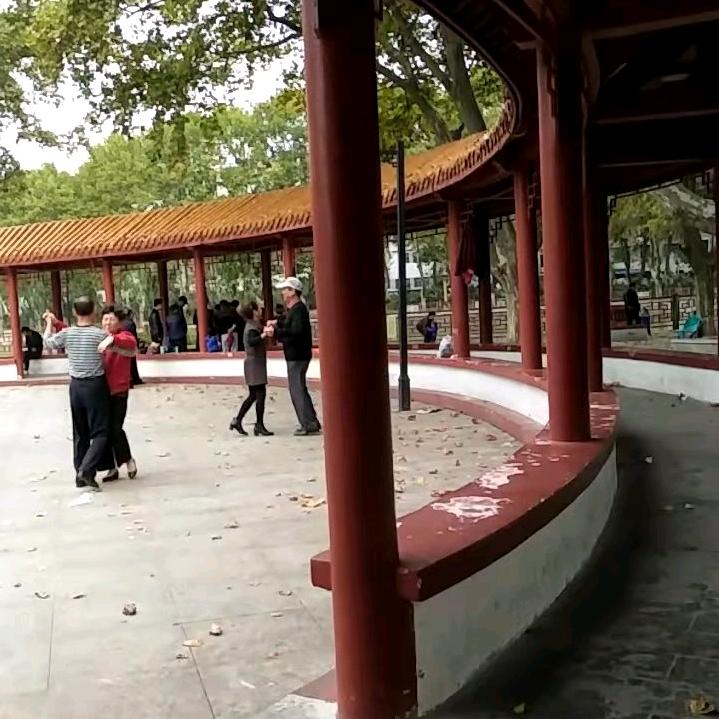 看淸.所以看輕