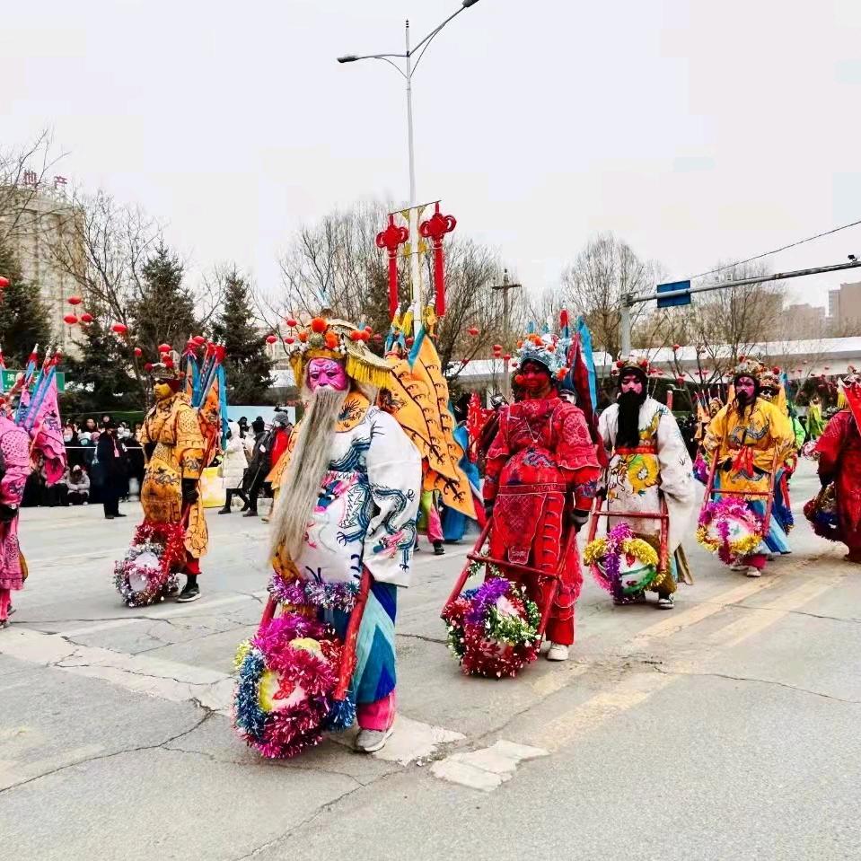 开拖车的小哥哥（救援）