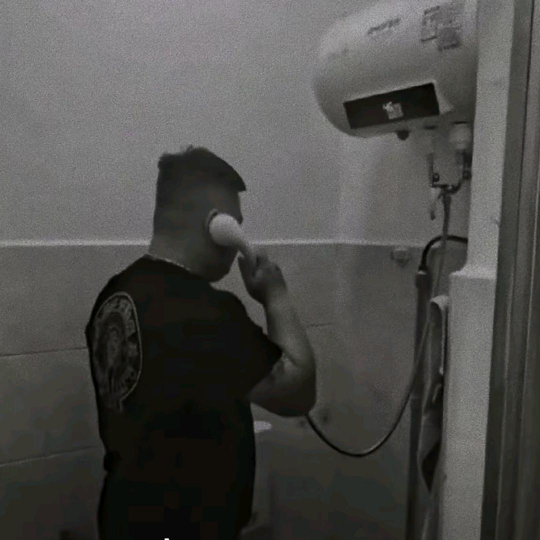 她说是为了中非友谊