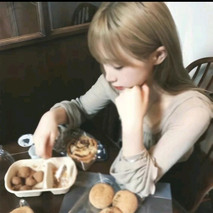 小小鱼.
