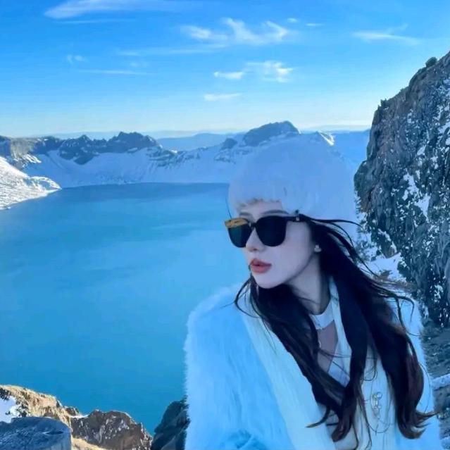 韦  雪               .