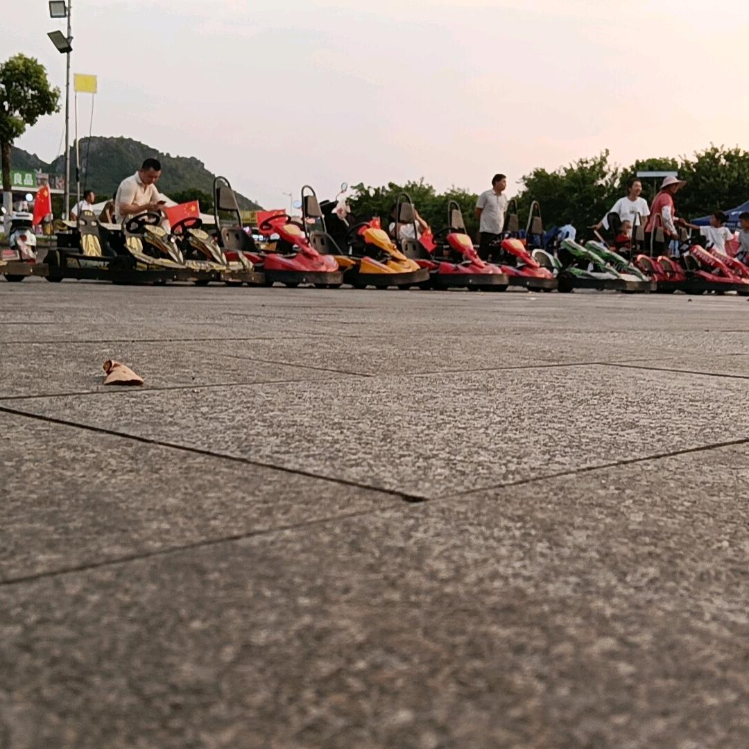 本人喜欢全国旅游，拍摄山水风景，制作音乐