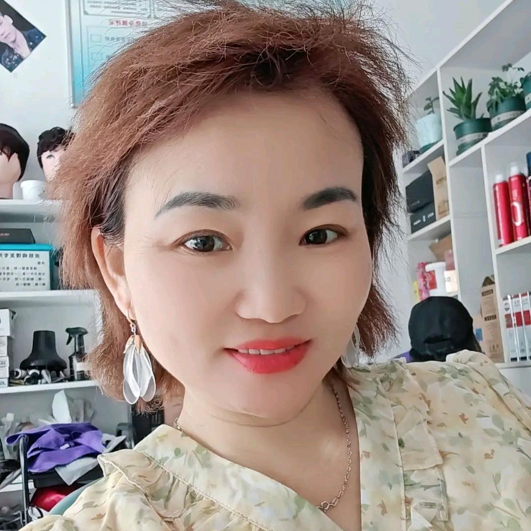 杨梅美发✂️