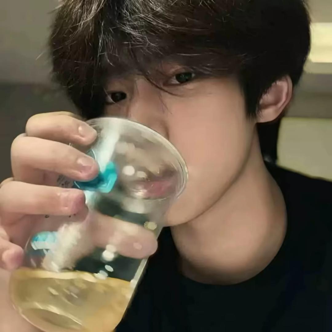 爱吃蛋白的浩浩