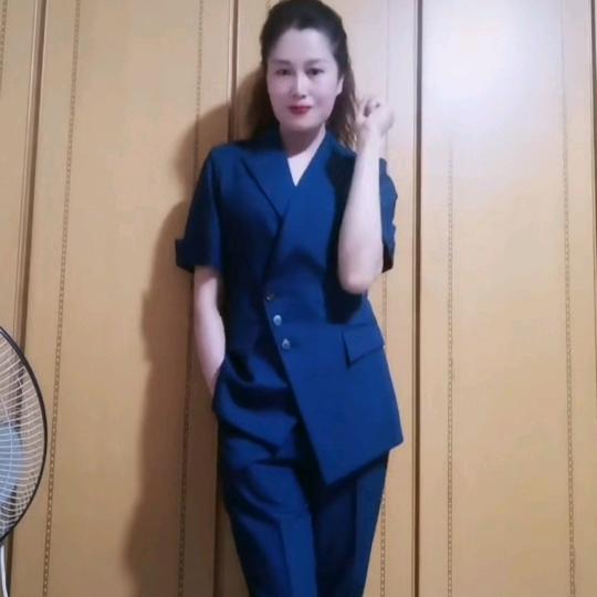 依尚   阿梅