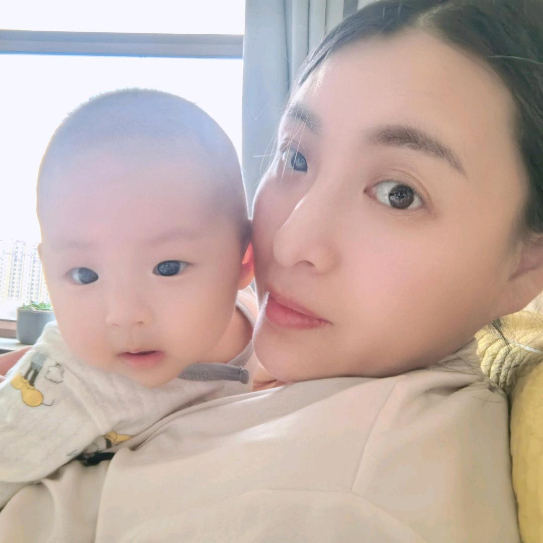 安梓欣妈妈