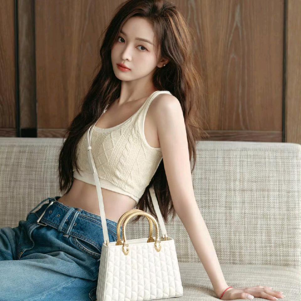 Aurora(∗❛ั∀❛ั∗)✧*。