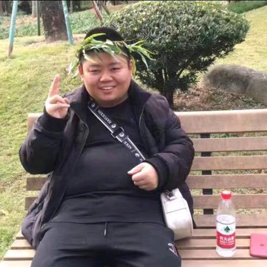 成年18岁。