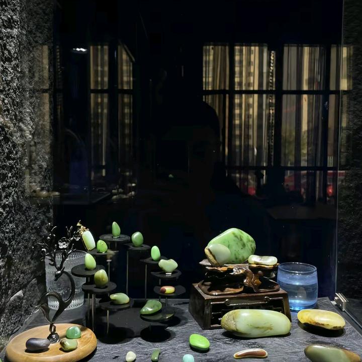 雄鹰展翅