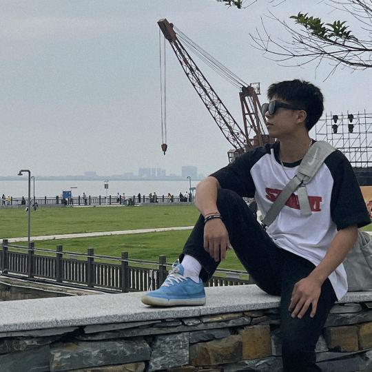 在努力的杰
