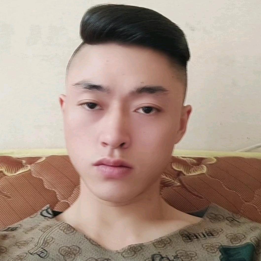 万丈深渊不见底，