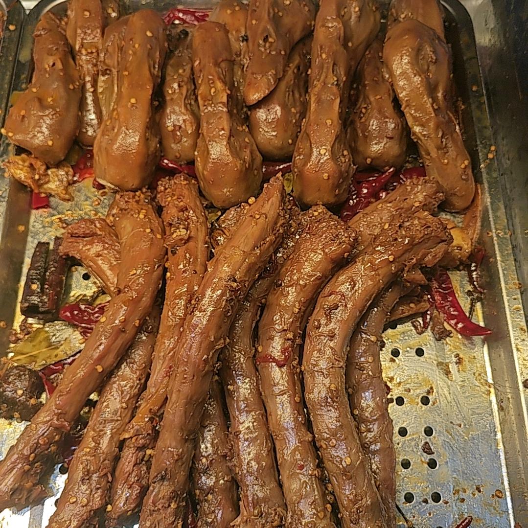 甜辣鸭现卤现捞鸭货