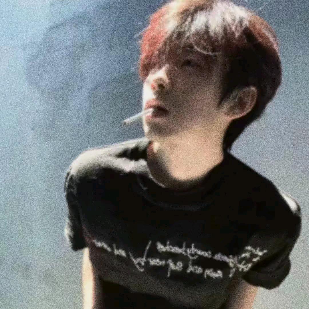 y飞.