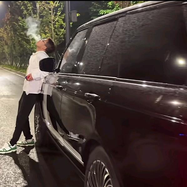 程教授奔驰商务车