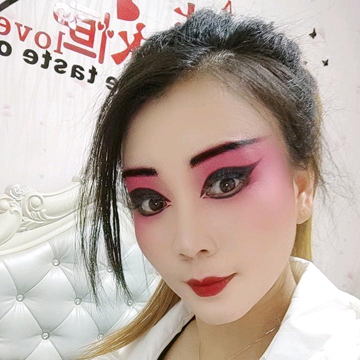 戏曲女孩