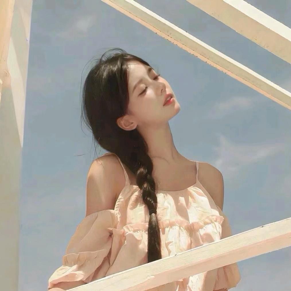 爱说梦话的美女