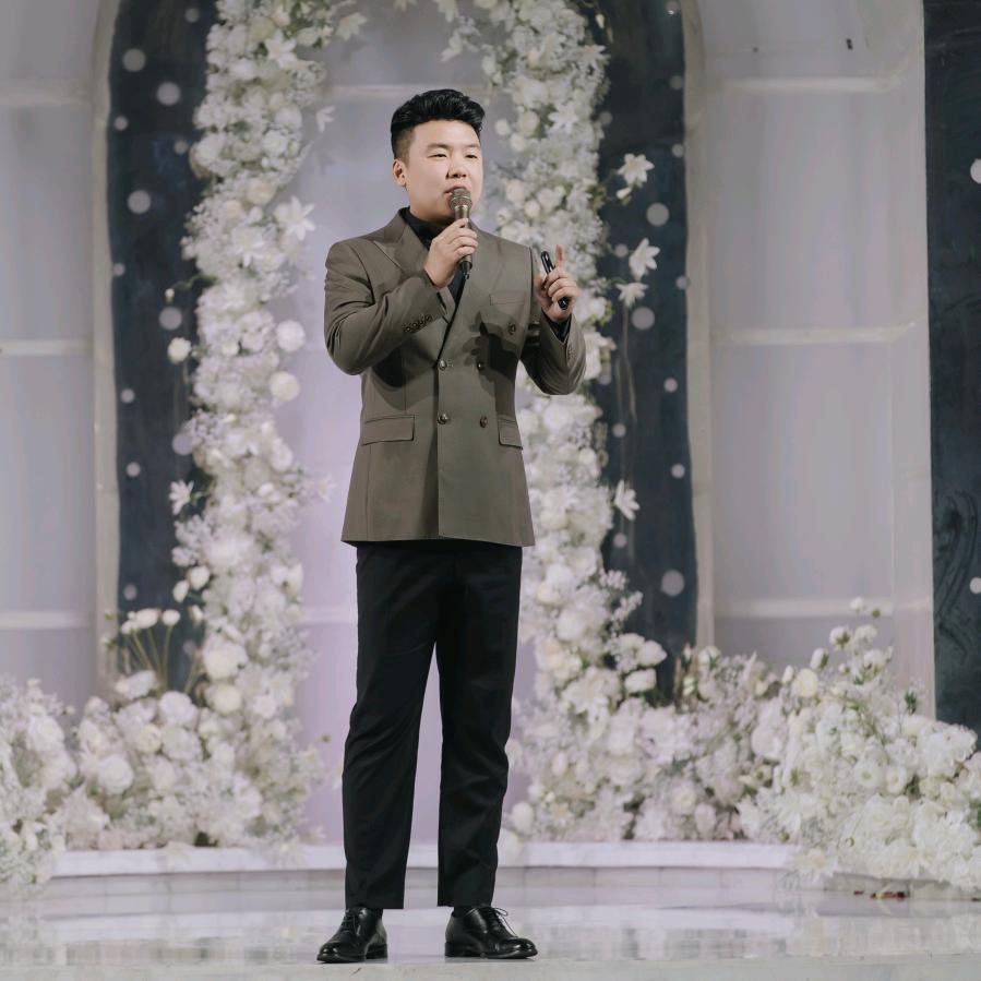 主持人陈宏宇（招助理）