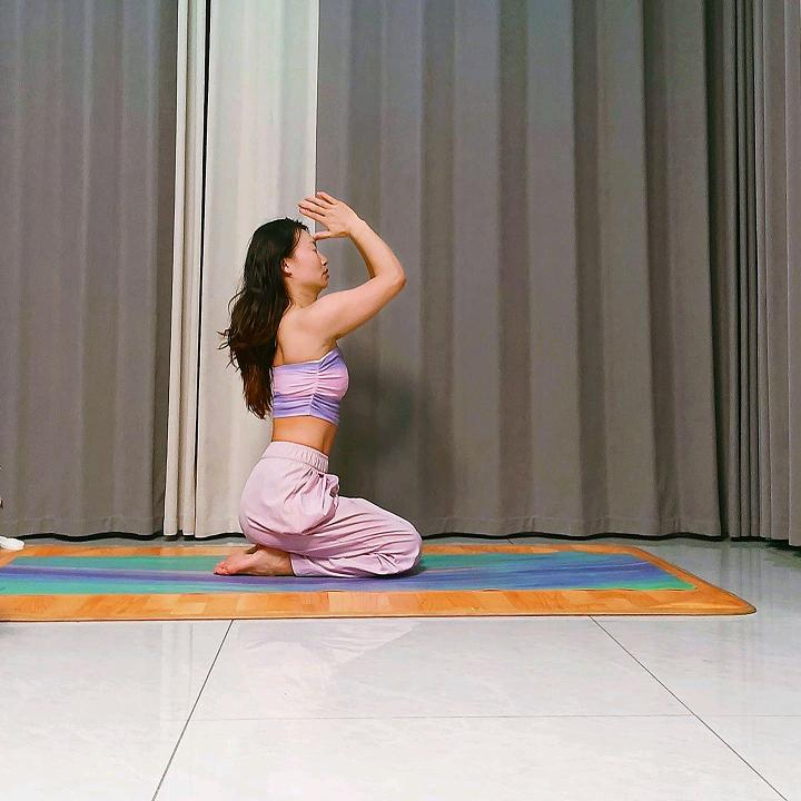 是小何同志呀----圈圈瑜伽