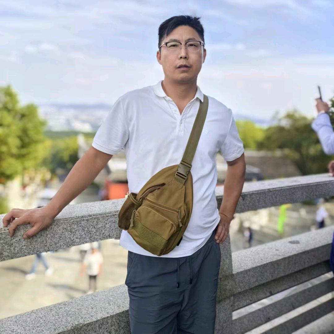 爱上健身的80后—洛