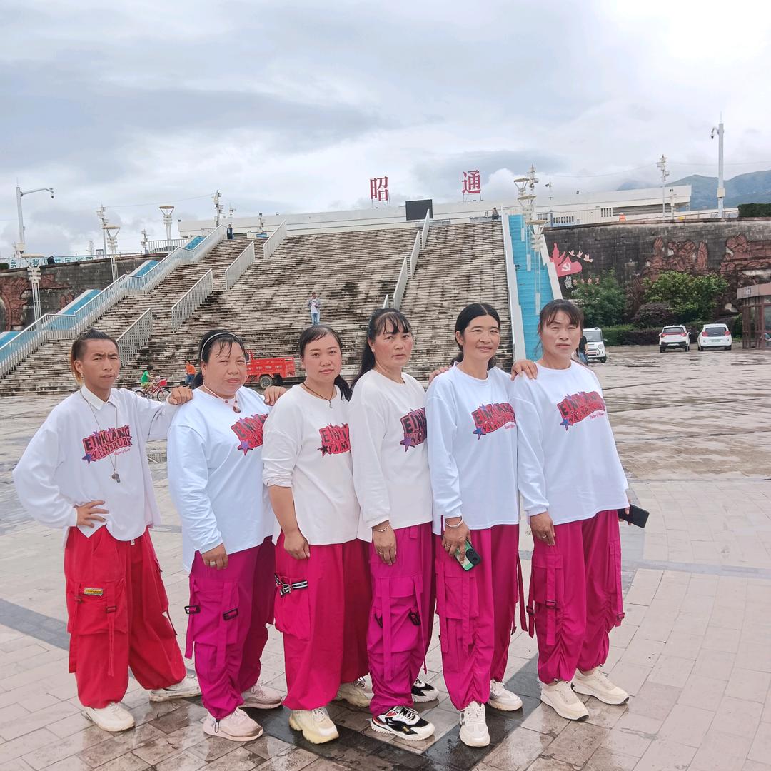 昭通火车站四筒鼓团队吴磊
