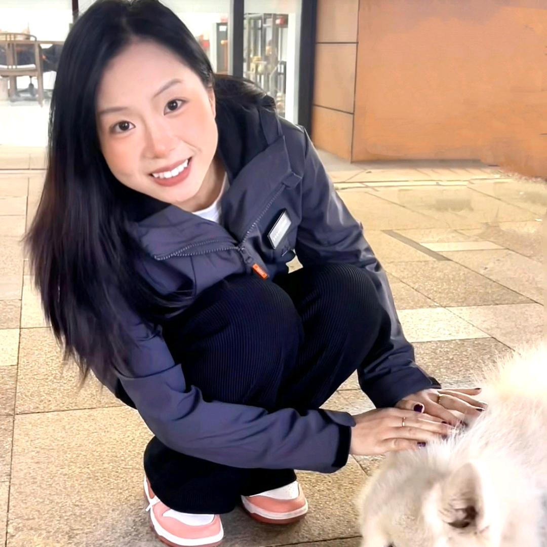 卖女孩的小极氪