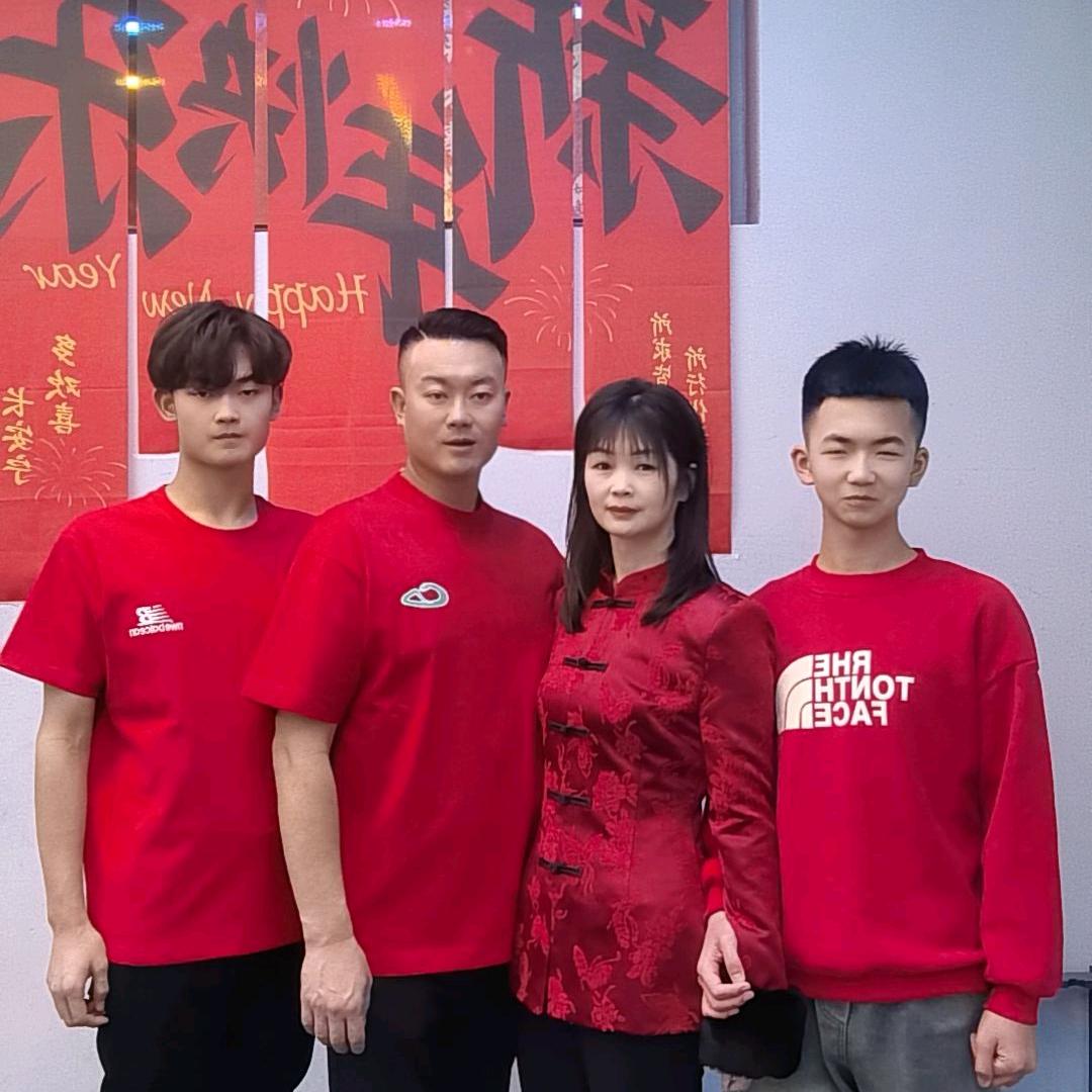 华文台球俱乐部勇哥
