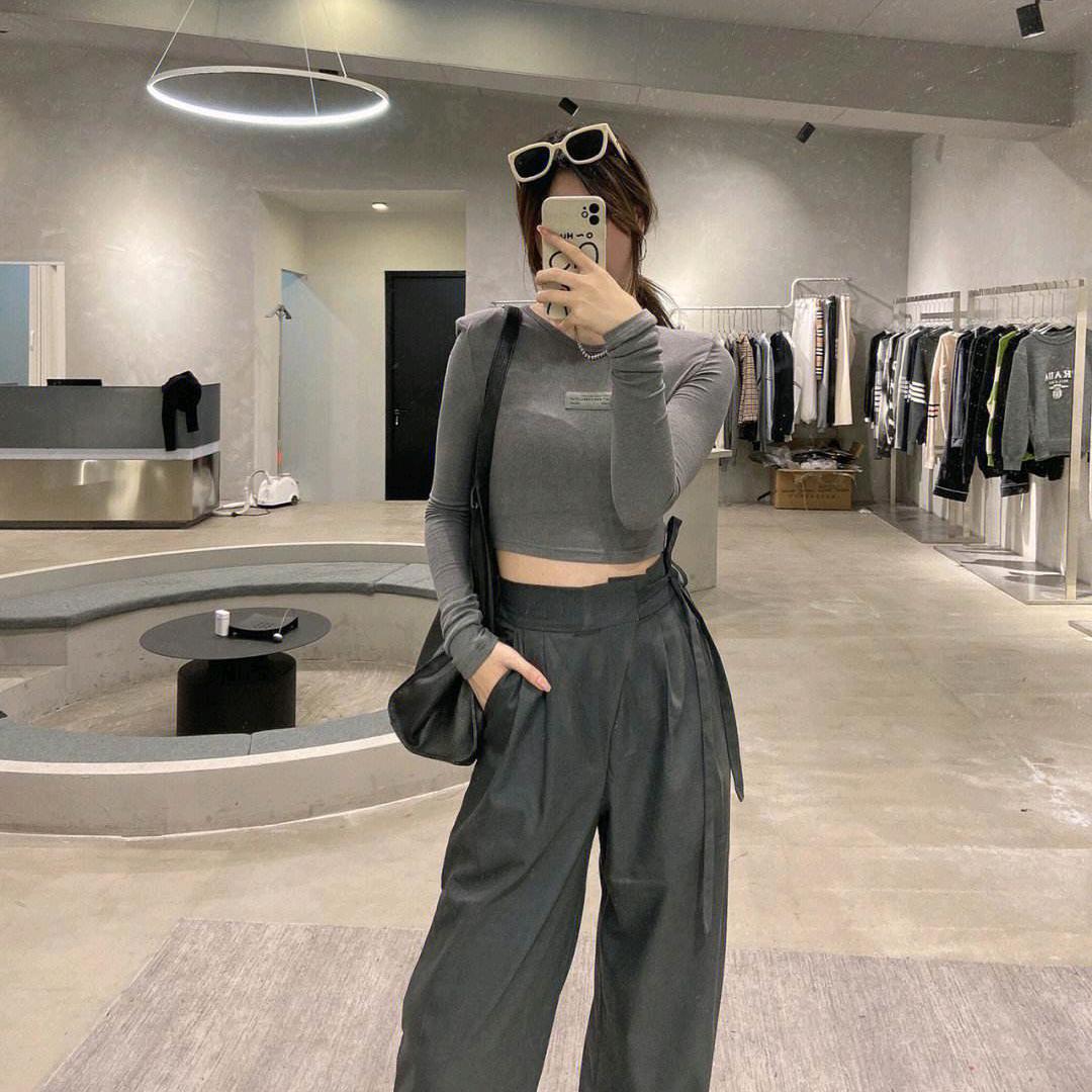 秋朵服饰原创工厂店