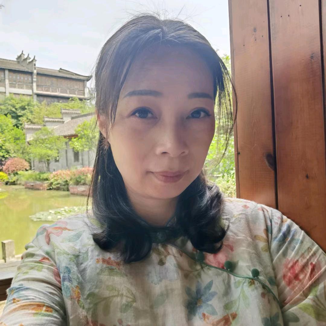 姹紫嫣红