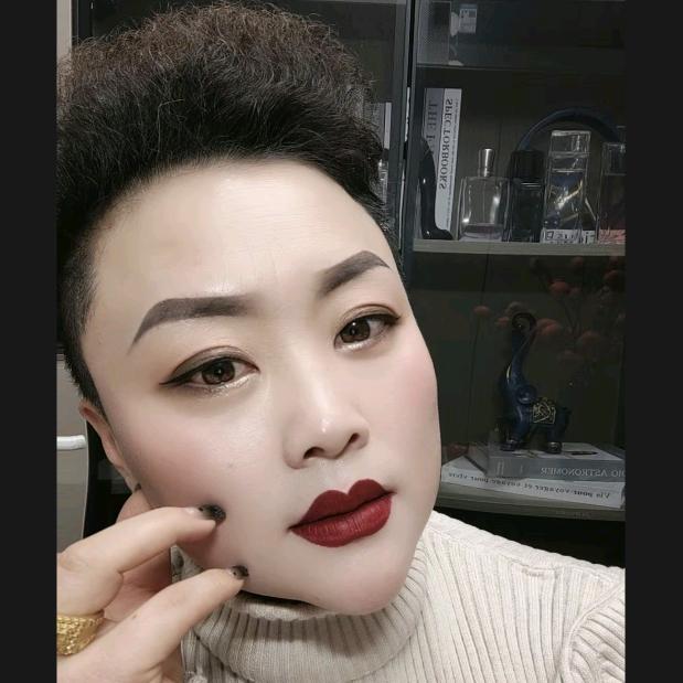 酒窝的唇釉