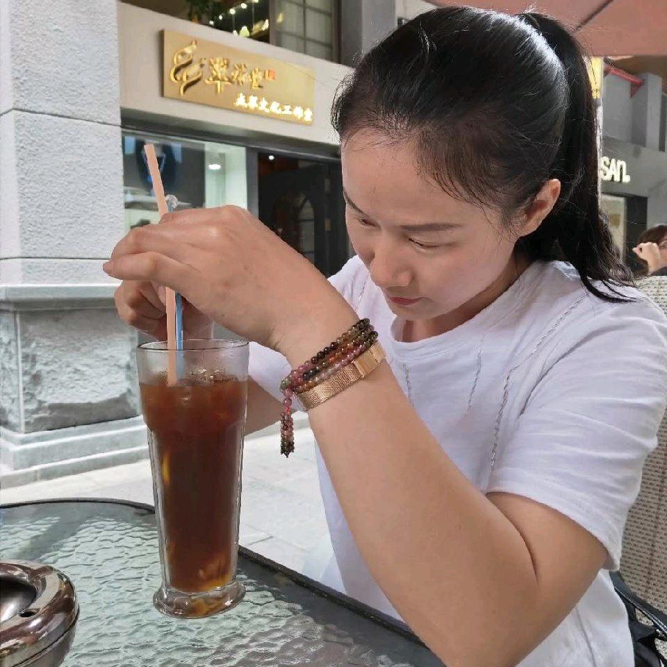 中国珠宝（华侨城店）黄玲