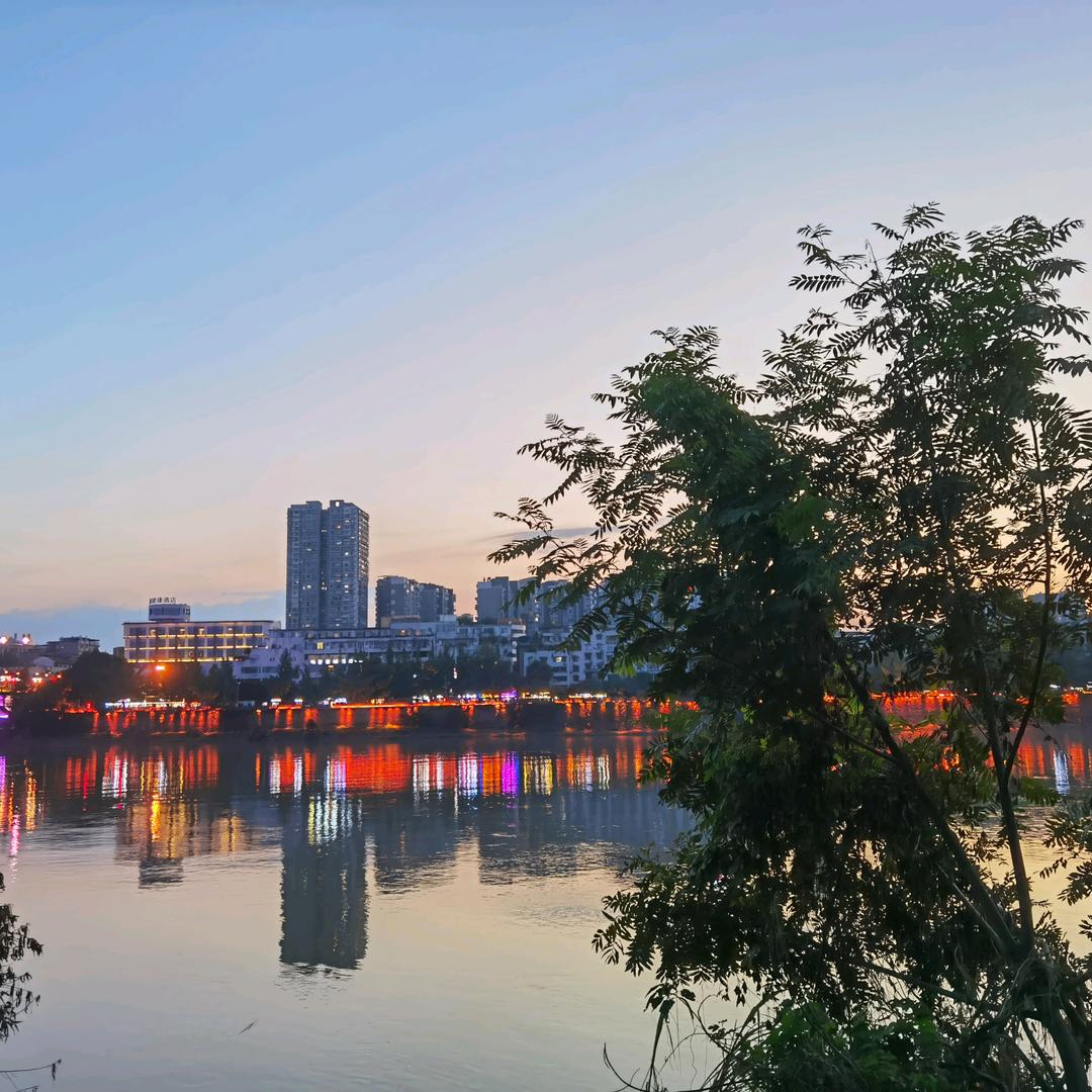 巡山小怪食品店