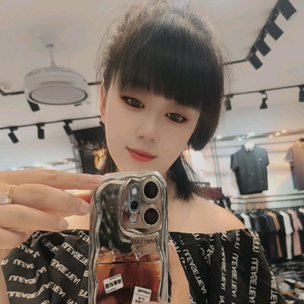 刘丽君（一个80后男装店老板娘）